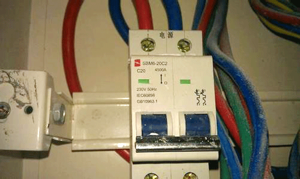 漏電保護裝置是造成西安西瑪電機頻繁燒毀的原因。