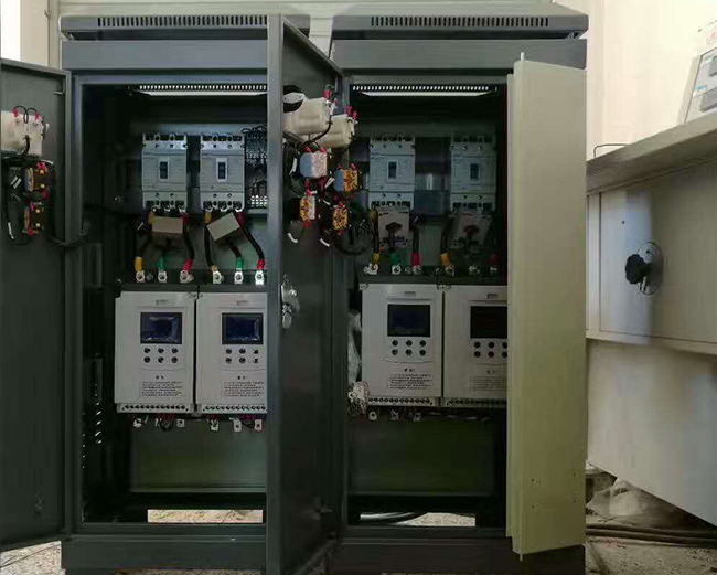 圖為高壓電機(jī)配套軟啟動柜實(shí)物照片 圖為高壓電機(jī)配套軟啟動柜實(shí)物照片
